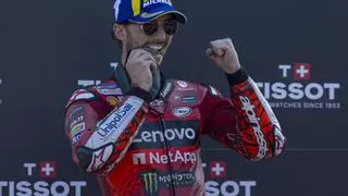 Bagnaia aprovecha un error de Martín para arrasar en Misano-2