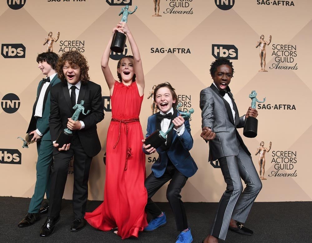 Los protagonistas de 'Stranger Things' celebran su SAG Award