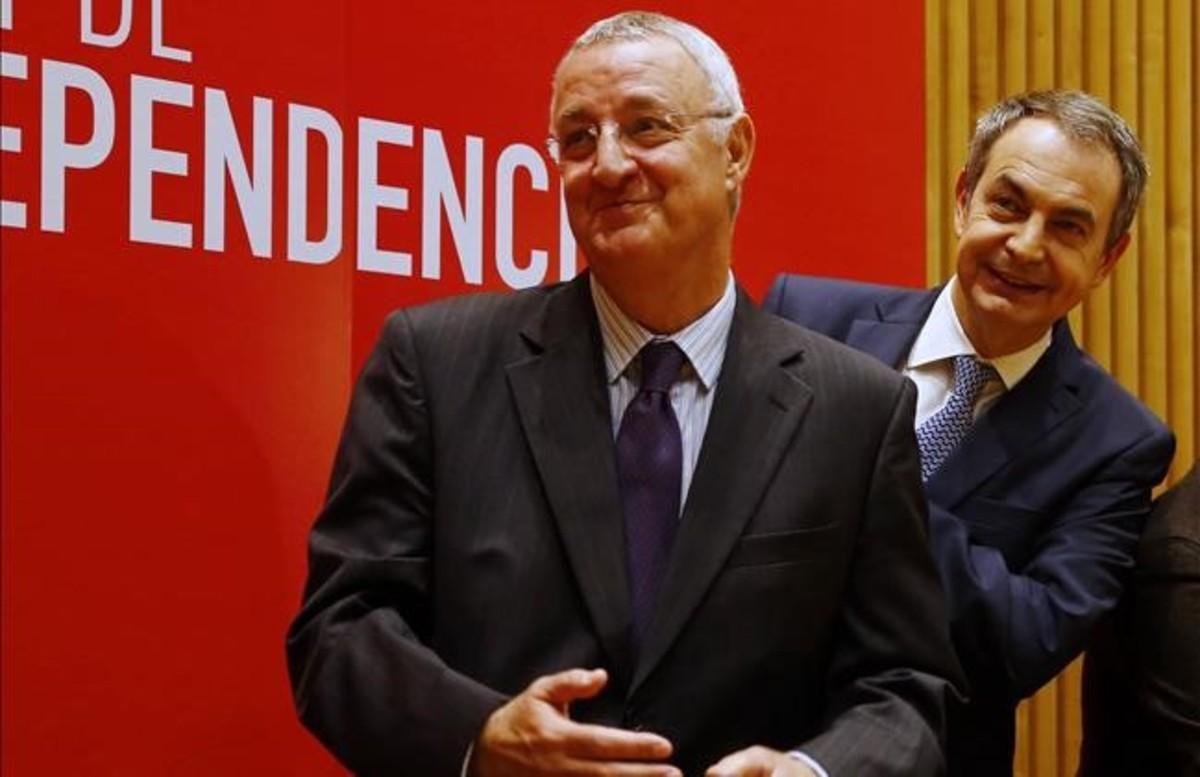 Jesús Caldera y José Luis Rodríguez Zapatero, este lunes, en el acto de conmemoración del 10º aniversario de la ley de dependencia.