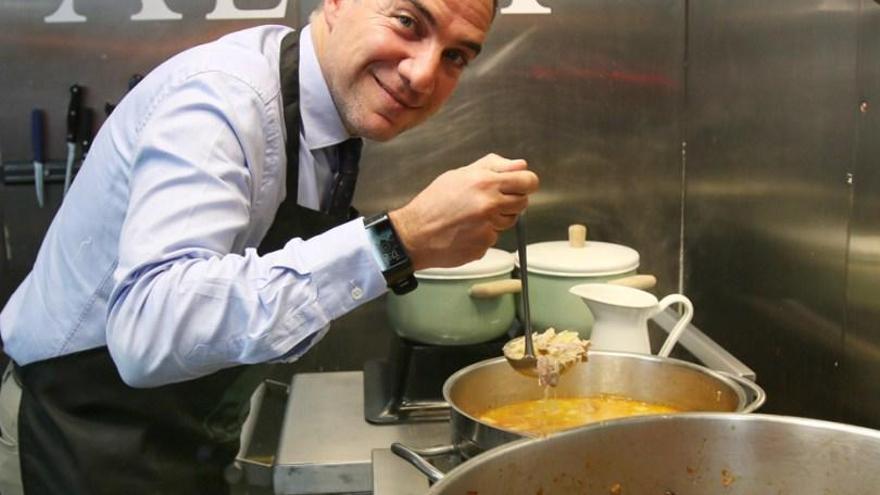 Elías Bendodo, en la cocina del restaurante Alea.