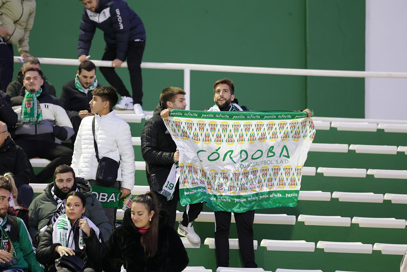 Antequera-Córdoba CF: las imágenes de la afición blanquiverde