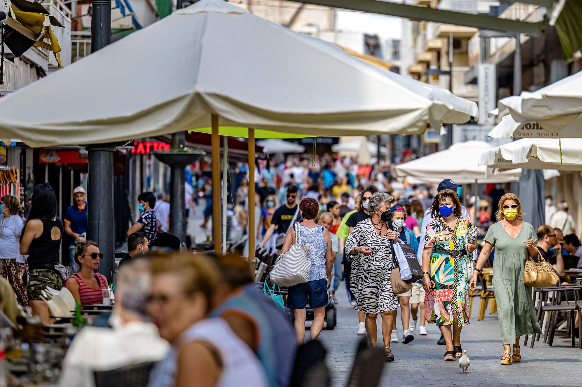 Benidorm llena en el puente y la hostelería se sitúa en cifras similares a Semana Santa