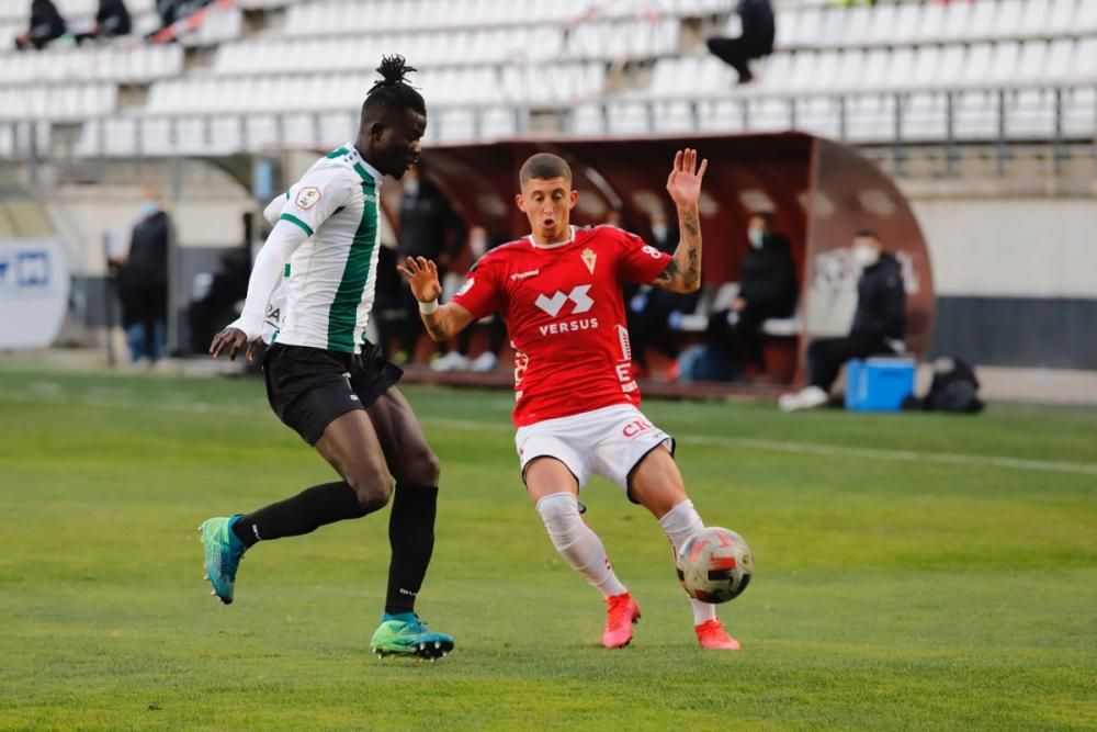 Un Real Murcia peleón no puede con el Córdoba (0-1)