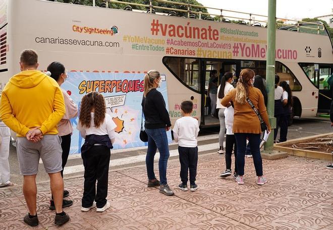 Las vacuguaguas inician la vacunación en el ámbito escolar