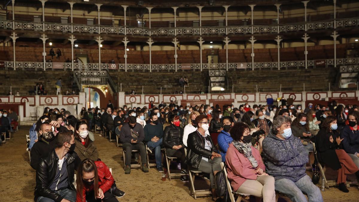 Espectadores en uno de los conciertos de Metrópoli el año pasado en El Bibio.