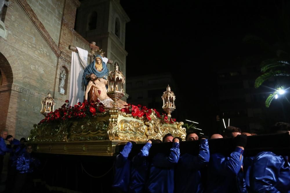 Procesión del Santo Entierro de Cristo en Torrevieja, Viernes Santo, con la participación de 18 imágenes y 154 cofradías