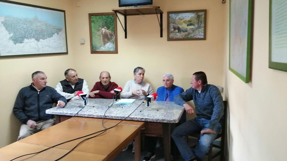 Participantes en el encuentro de Xuntanzas en Cibea.
