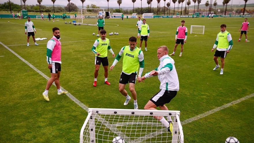 El Córdoba CF busca atar la salvación ante un Zaragoza con el agua al cuello