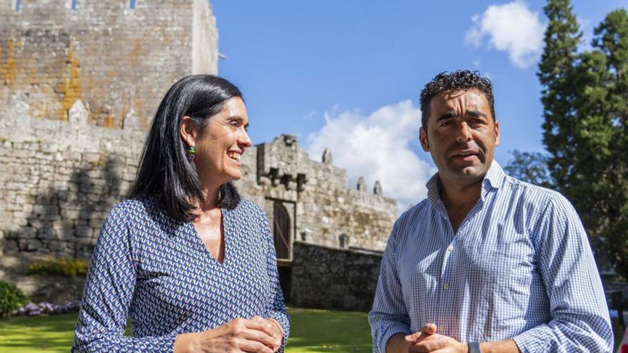 Paula Prado y Luis López, este sábado en el Castillo de Soutomaior
