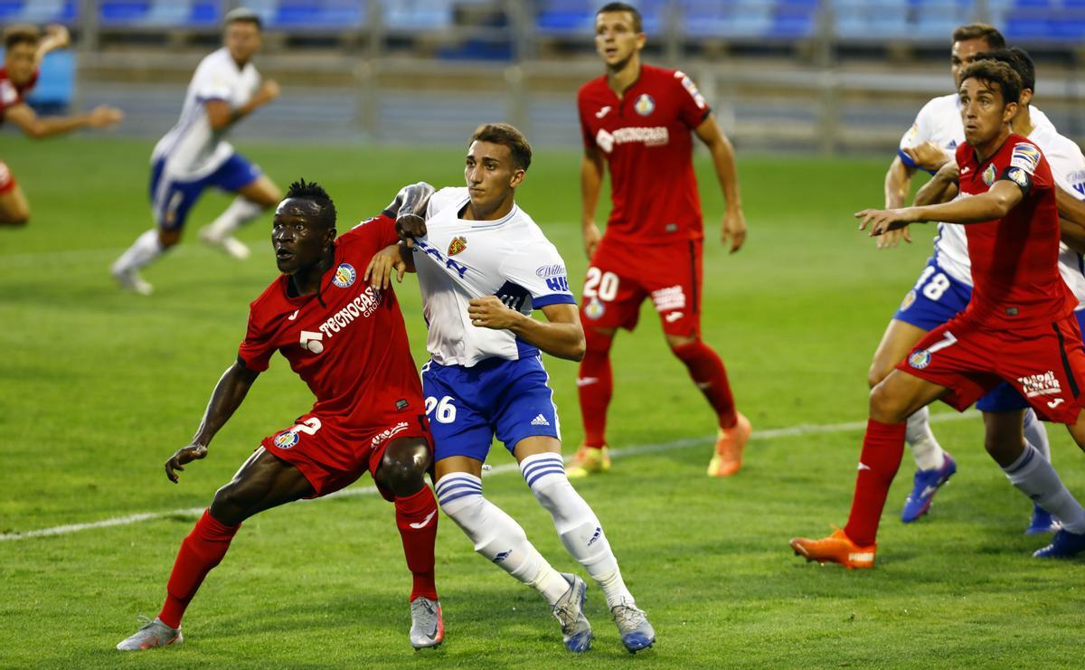 Baselga en un amistoso ante el Getafe en la pretemporada de la 20-21.