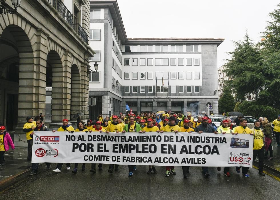 Marcha de trabajadores de Alcoa entre Avilés y Oviedo