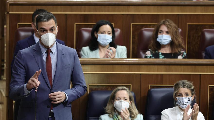 El president, Pedro Sánchez i les vicepresidentes primera i segona, Nadia Calviño i Yolanda Díaz