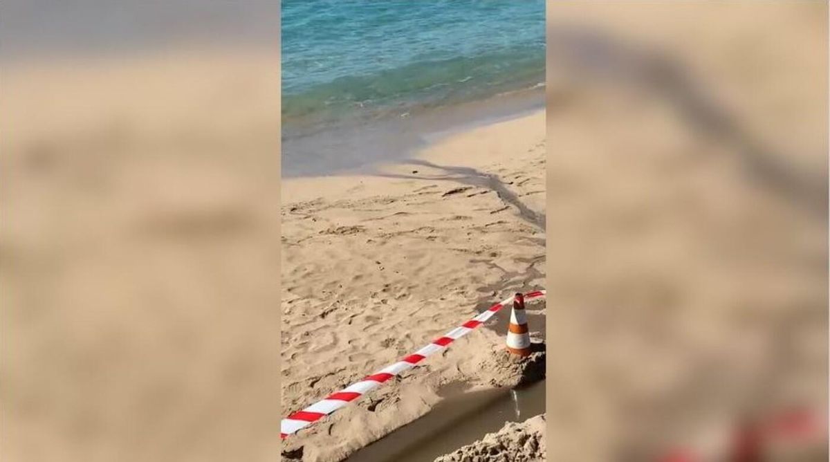 Pollution on the beach of the town of Playa Blanca