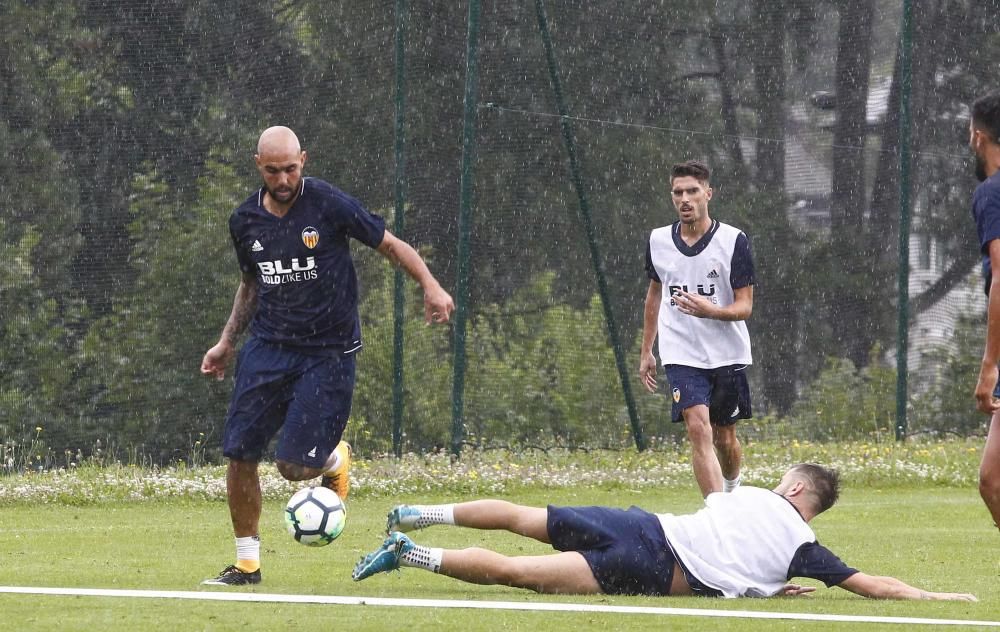 Negredo, uno de los protagonistas del lluvioso día