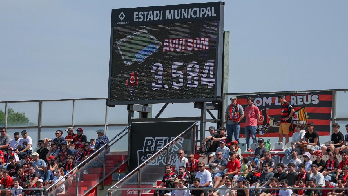 Reus, volcada con su equipo