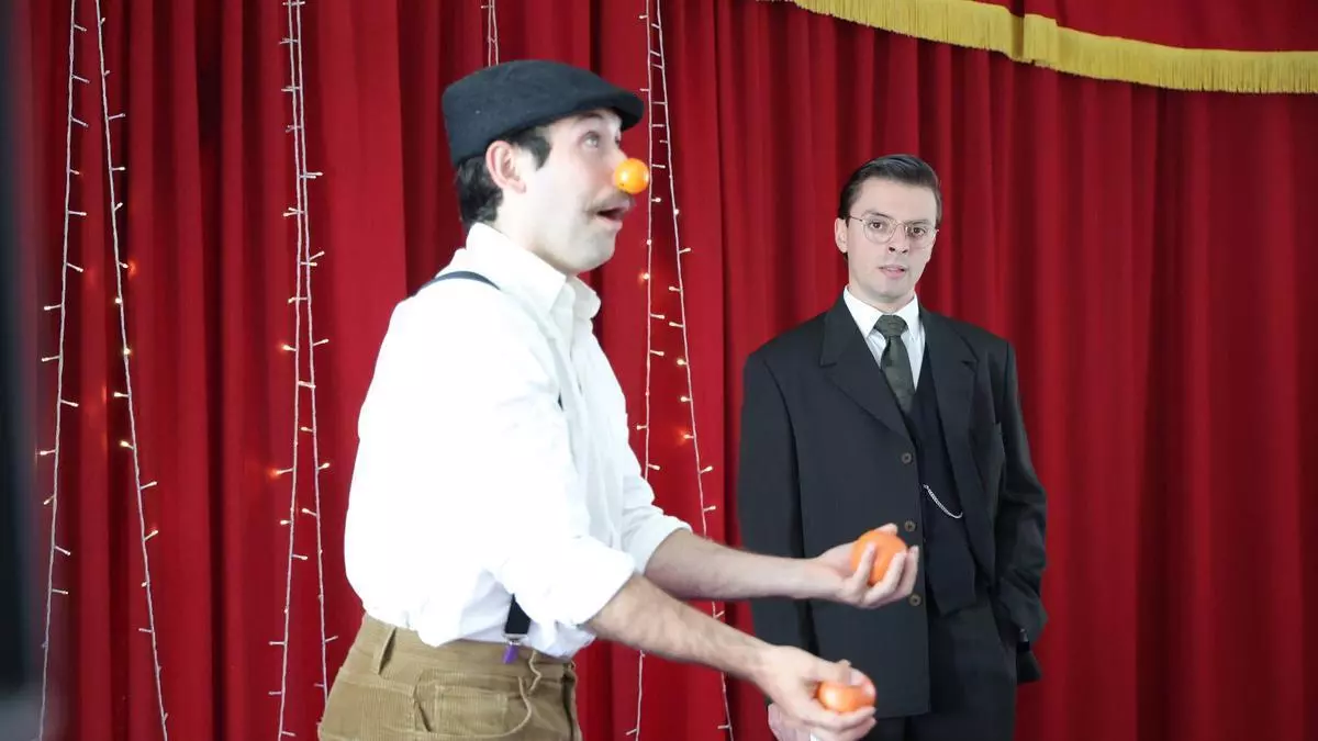 El Gran Teatro de Cáceres abre sus puertas a escolares con visitas teatralizadas por su centenario