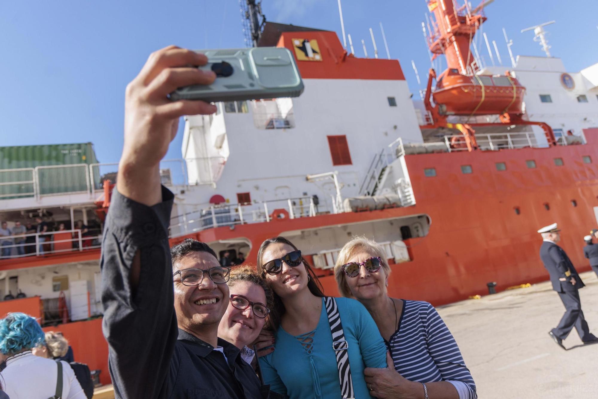 Las imágenes de la despedida del buque Hespérides en Cartagena