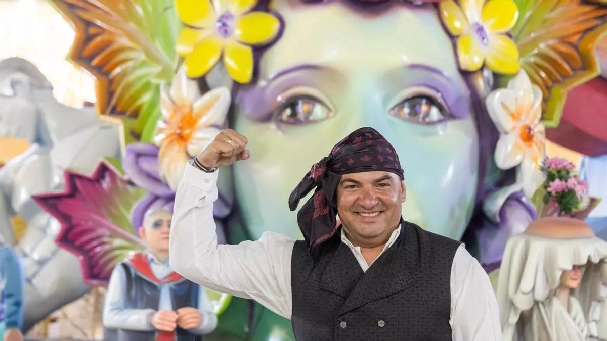Olivares, presidente de las Hogueras: "He paseado por el lateral del Teatro, por la Explanada y creo que estaba demasiado masificado"