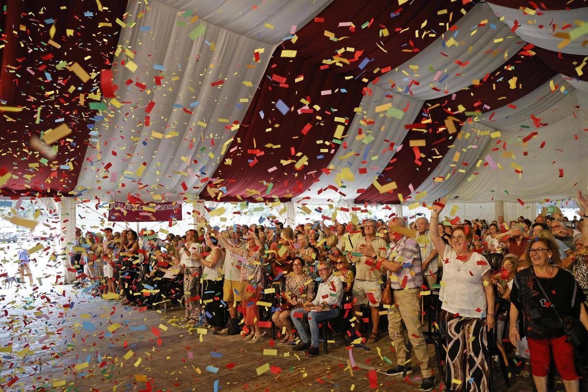 Les imatges de l'Orquestra Maravella a la Festa Major de Caldes de Malavella
