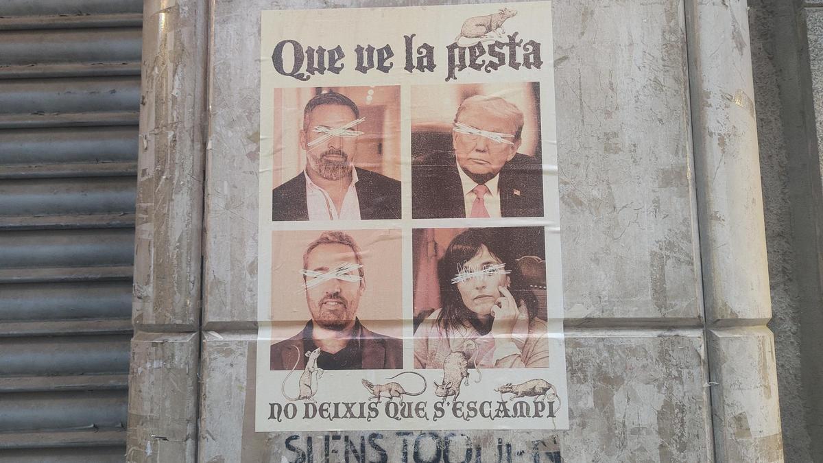 Els cartells que Bacardit denuncia el comparen amb Trump, Abascal o Orriols
