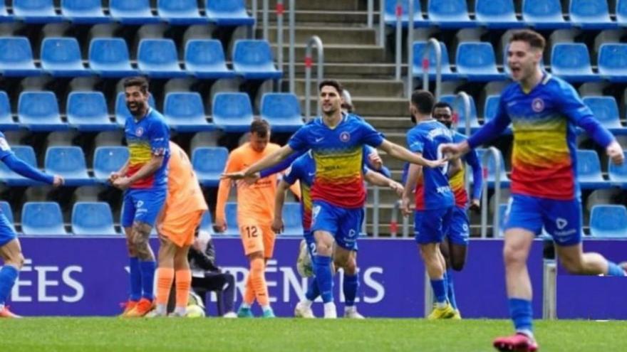 Los jugadores del Andorra celebran el gol del empate, ayer ante la UD Ibiza. | LALIGA