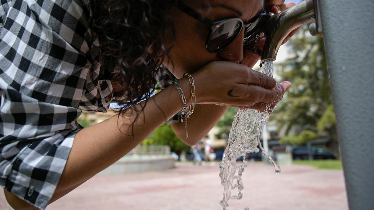 España seguirá el jueves y el viernes sufriendo una ola de intenso calor con temperaturas propias del verano.