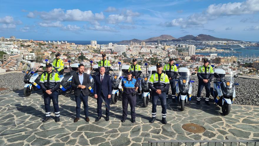 Presentación de siete nuevas motocicletas 'scooter' de la Policía Local de Las Palmas de Gran Canaria