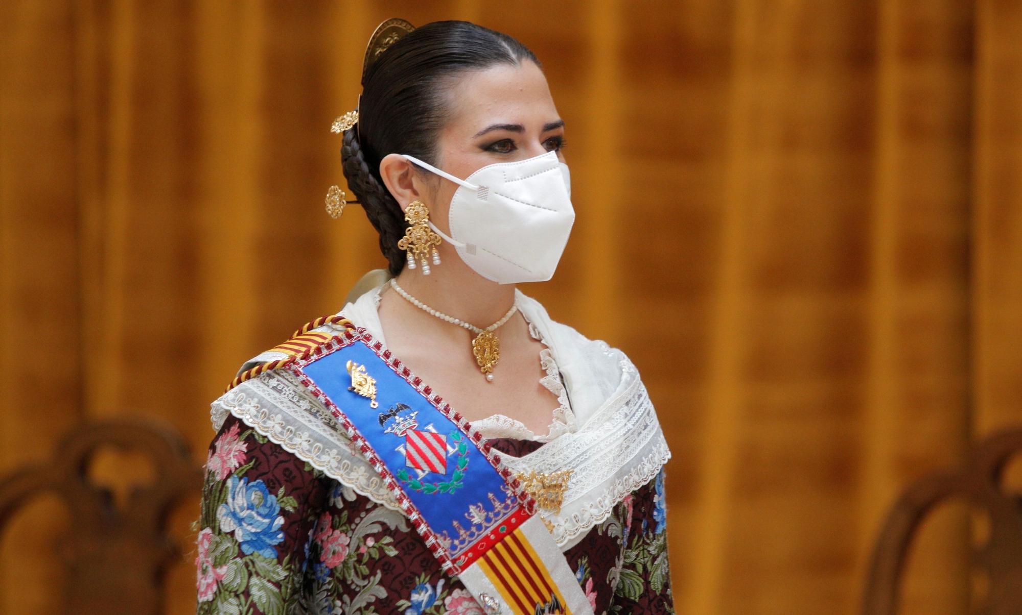 Sábado de Fallas en abril para Consuelo Llobell y la corte