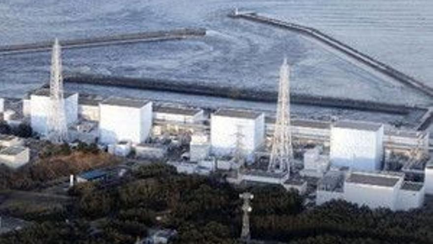 Cuatro heridos tras una fuerte explosión en la central nuclear de Fukushima