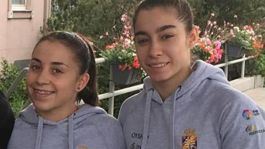 Nora Fernández i Laura Bechdejú, amb la selecció a Alemanya