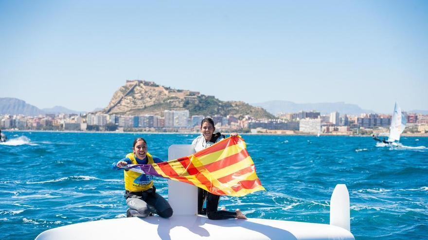 Neus Fernández y Martina Gomila ganan el Campeonato de España de 420