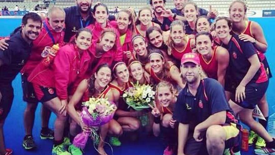 Senén Fernández, primero por la izquierda, con la selección española de hockey.