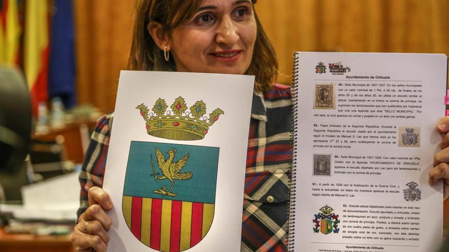 Orihuela aprueba cambiar su escudo para acabar con la alegalidad del actual