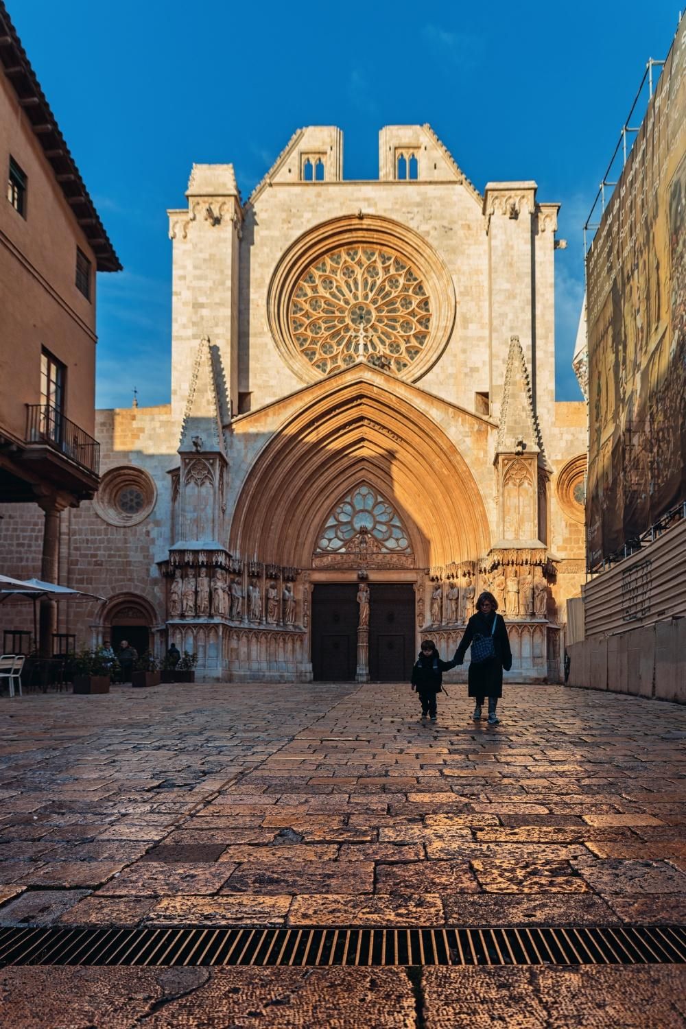 Fachada principal de la catedral.