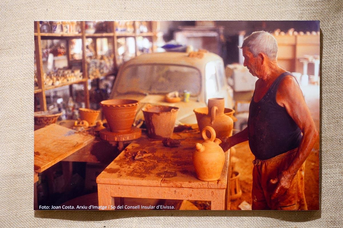 Todas las imágenes de la exposición "Arrels per al futur" en Ibiza