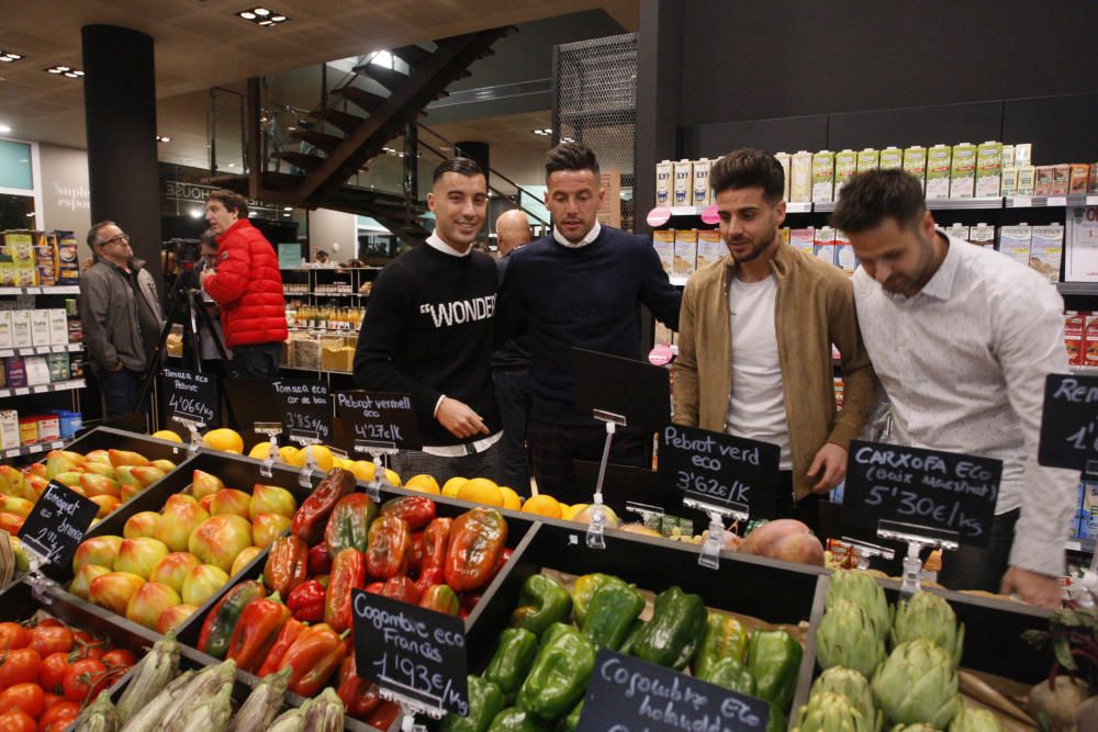 Borja García i Aday inauguren una botiga d'alimentació saludable a Girona