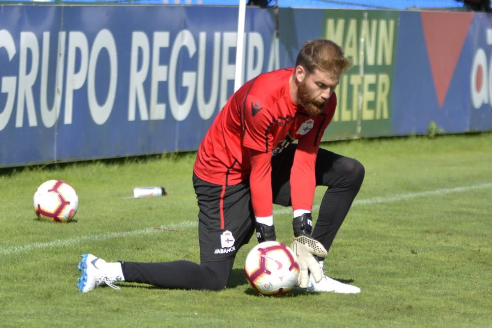 Entrenamiento del Deportivo a una semana del debut