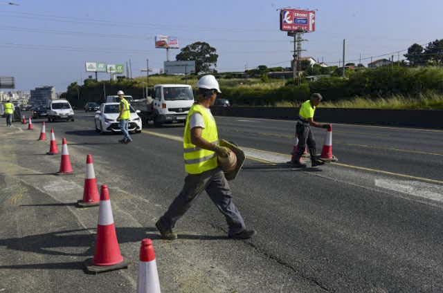 Cortes de tráfico en el acceso a A Zapateira por las obras de remodelación de Alfonso Molina