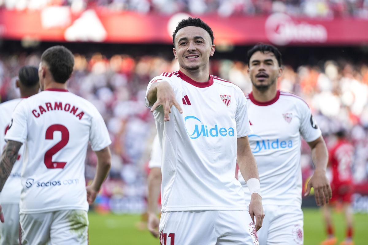 Ruben Vargas of Sevilla FC celebrates a goal during the Spanish league, LaLiga EA Sports, football match played between Sevilla FC and CA Osasuna at Ramon Sanchez-Pizjuan stadium on November 8, 2025, in Sevilla, Spain. AFP7 08/11/2025 ONLY FOR USE IN SPAIN. Joaquin Corchero / AFP7 / Europa Press;2025;SPORT;ZSPORT;SOCCER;ZSOCCER;Sevilla FC v CA Osasuna - LaLiga EA Sports;
