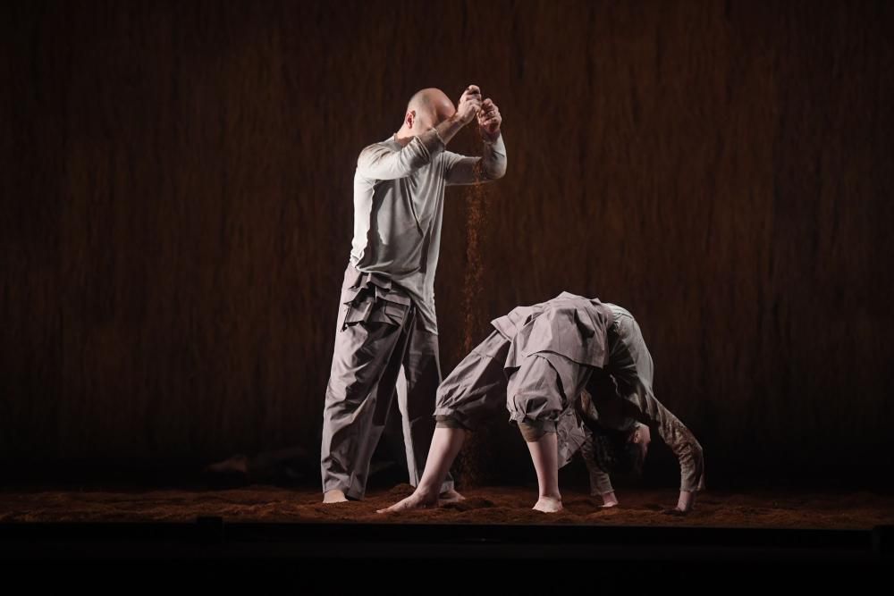 La pieza coreográfica está inspirada en el imaginario que el director Jaime Pablo Díaz recuerda de su infancia en la aldea de Pantín.