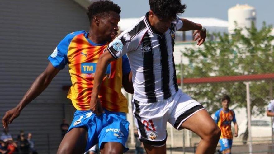 El Valencia Mestalla golea al Castellón B y roza la salvación