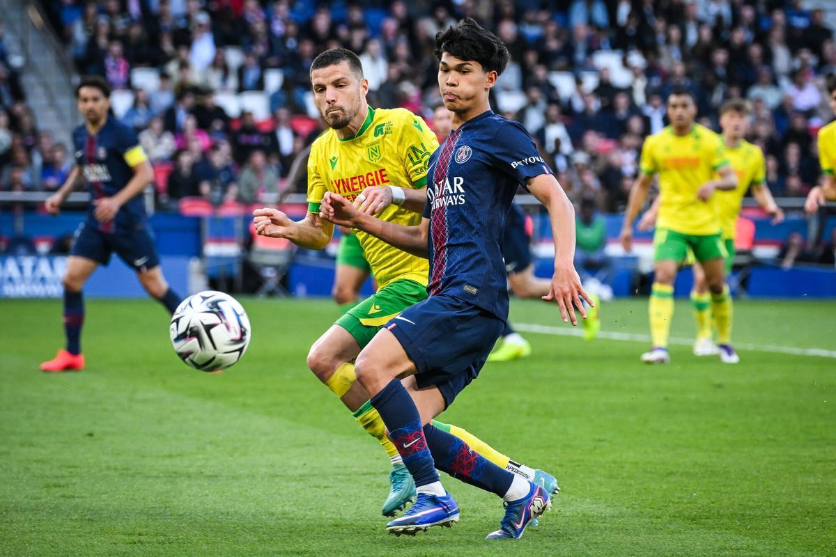 Dro jugó los noventa minutos ante el Nantes