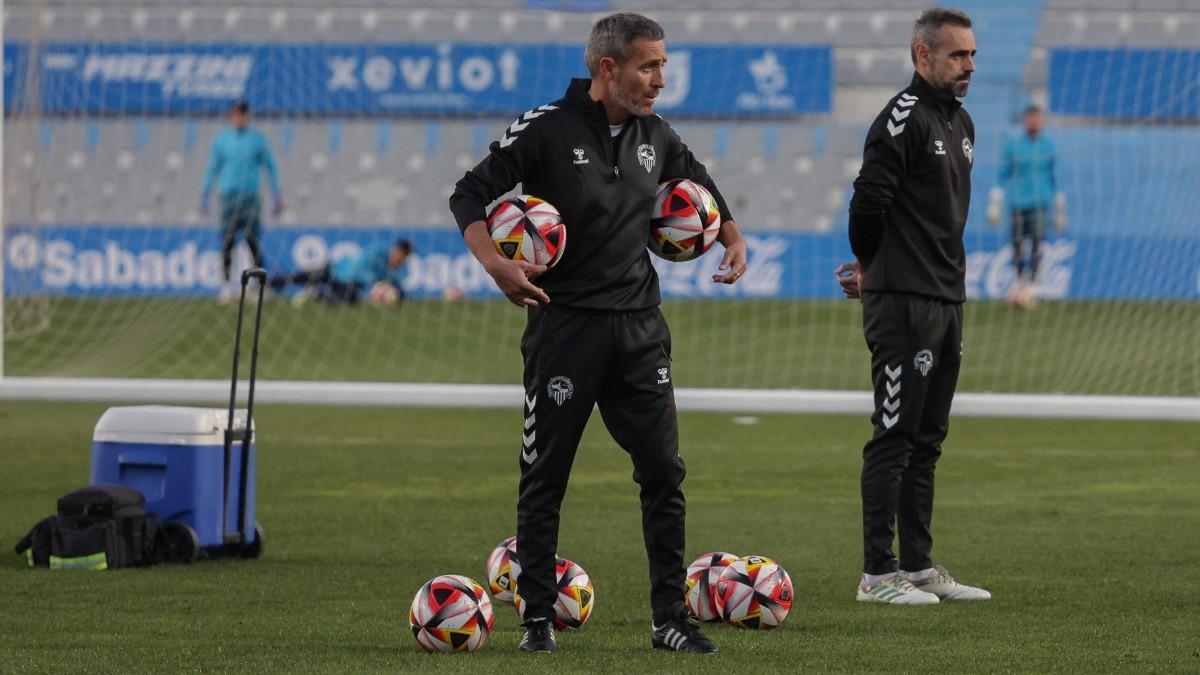 Óscar Cano, ens su primer entreno con el Sabadell