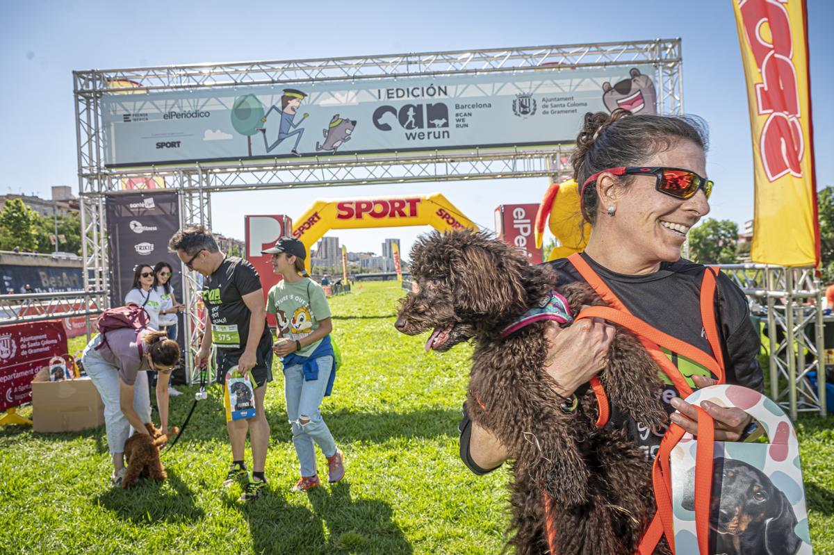 CAN WE RUN BARCELONA. La carrera organizada por Prensa Ibérica y El Periódico de Catalunya con la colaboración de Sport ,  donde las personas y sus mascotas perrunas corren en familia