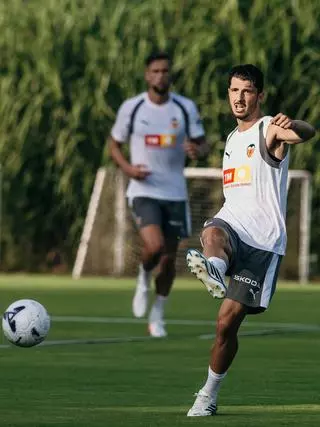 Parte médico del Valencia CF sobre César Tárrega