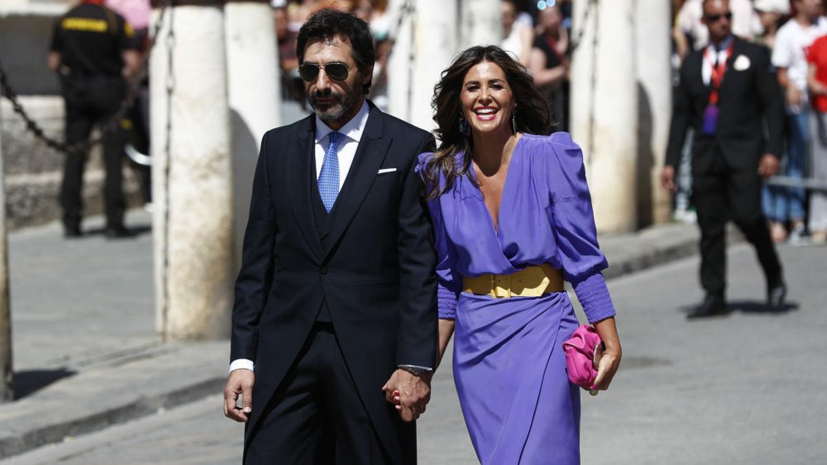Juan del Val y Nuria Roca a su llegada a la boda de Sergio Ramos y Pilar Rubio