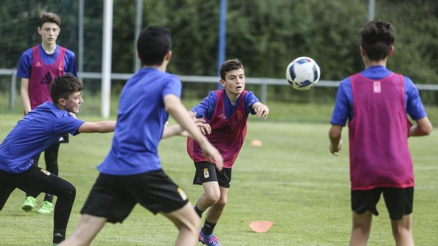 El Oviedo suspende los entrenamientos de sus equipos de la cantera por los incendios