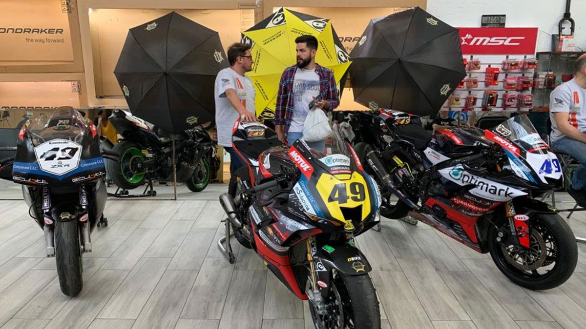 El único equipo español de Road Races presenta sus motos para la temporada 2022