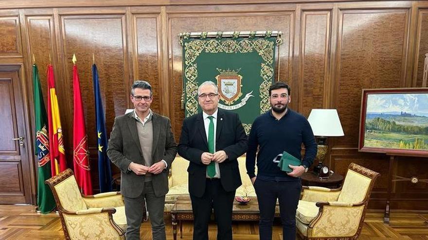 Almussafes se reúne con el Ayuntamiento de Pamplona para analizar los beneficios de segunda fase del PERTE VEC para la electrificación