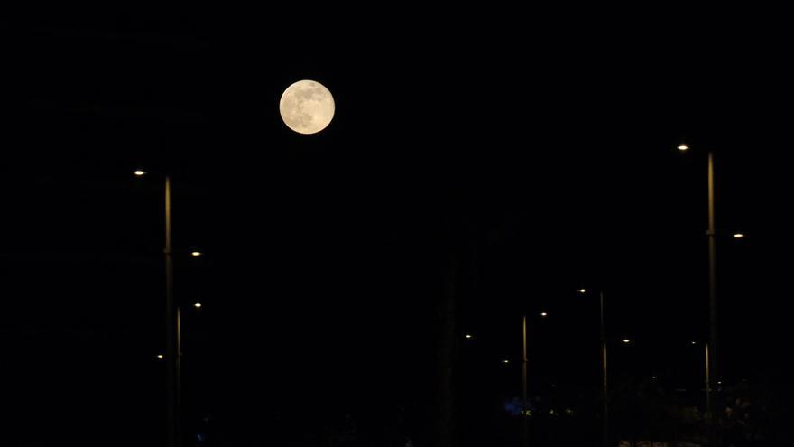FOTOS: Así se ha visto desde Mallorca la luna llena de diciembre, el último plenilunio de 2023